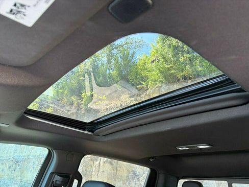 Used 2025 Chevrolet Silverado 1500 High Country w/ High Country Premium Package AWD/4WD image 26