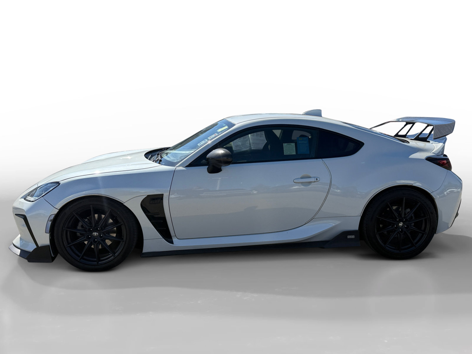 Used 2022 Toyota GR86 Premium RWD image 2