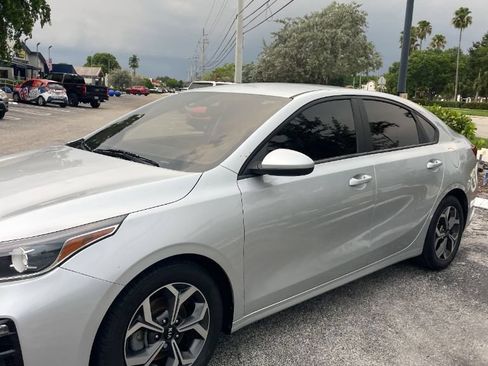 Used 2020 Kia Forte LXS FWD image 7