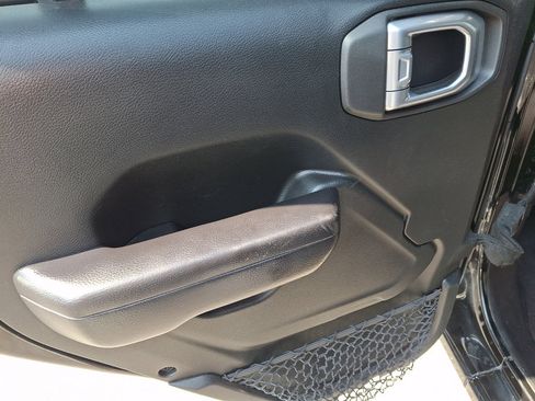 Used 2019 Jeep Wrangler Unlimited Sport S AWD/4WD image 19