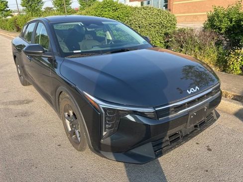 Used 2025 Kia K4 FWD image 2