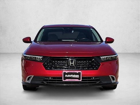 Used 2023 Honda Accord Touring image 2