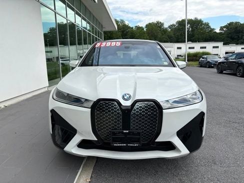 Used 2024 BMW iX xDrive50 w/ Sport Package AWD/4WD image 4