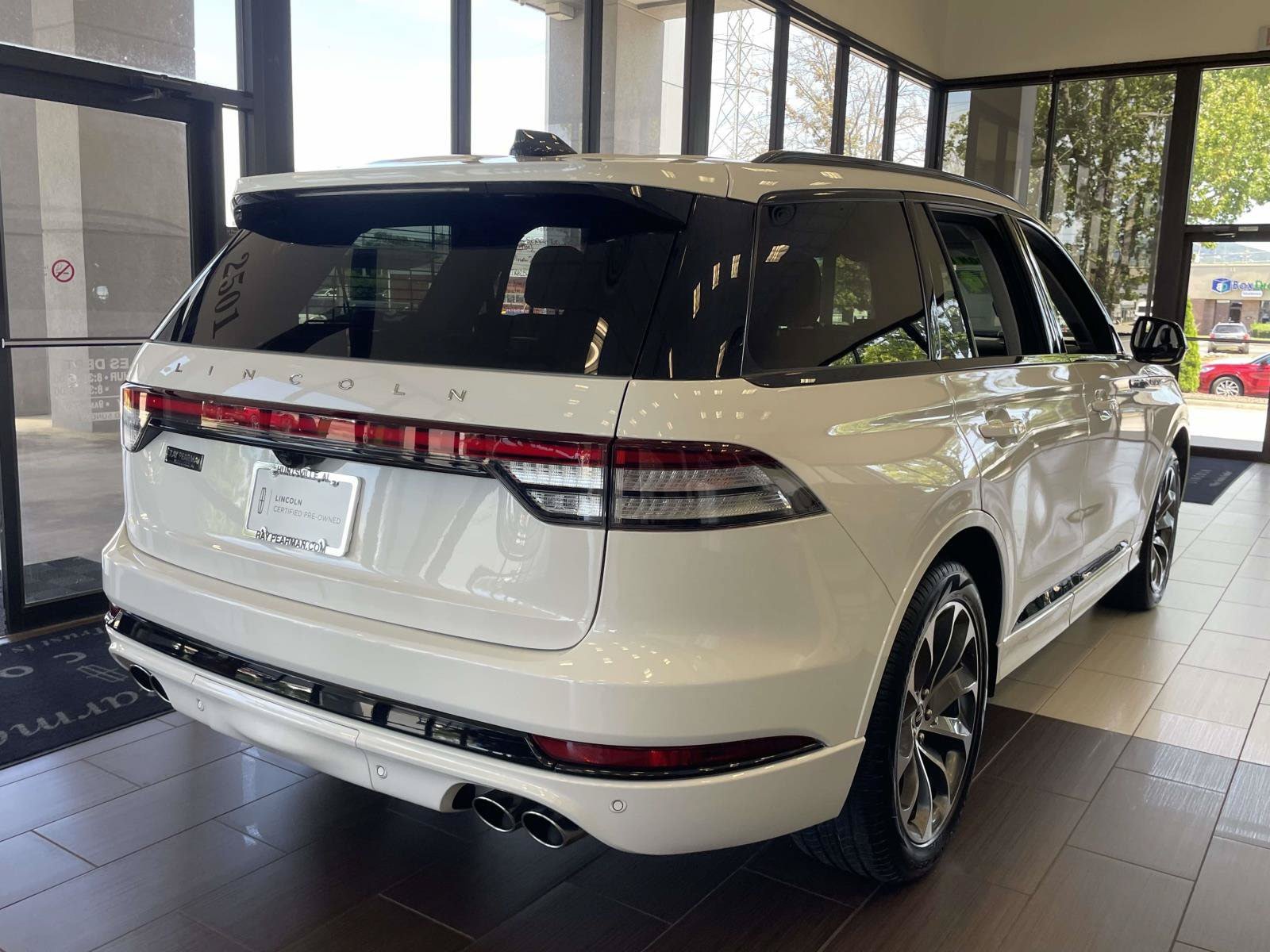Certified 2026 Lincoln Aviator AWD w/ Jet Appearance Package image 3