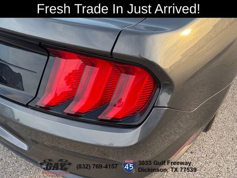Used 2018 Ford Mustang Coupe RWD image 10