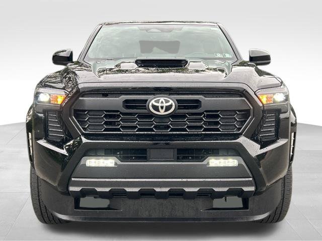 Used 2024 Toyota Tacoma TRD Sport AWD/4WD image 8