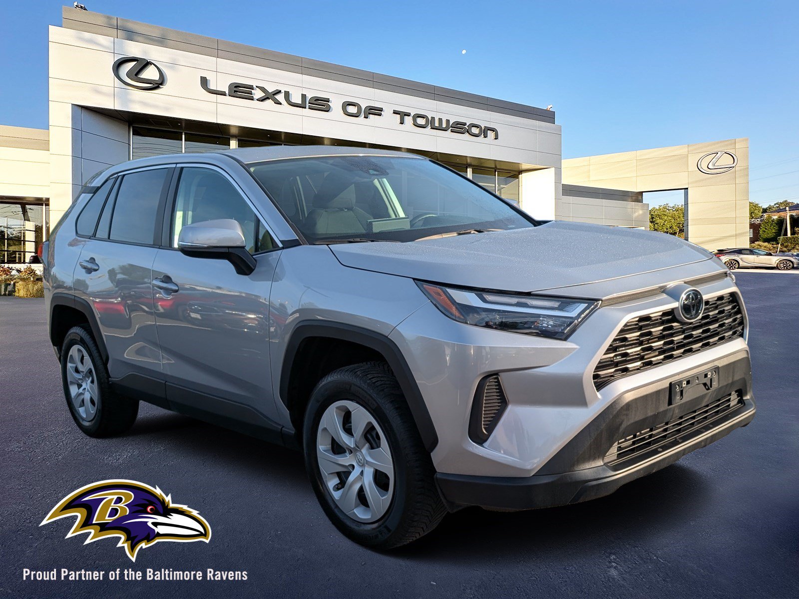 Used 2024 Toyota RAV4 LE AWD/4WD image 1