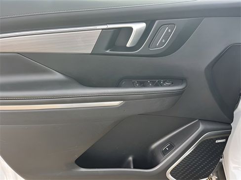 Used 2025 Buick Enclave Preferred image 14