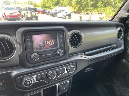 Used 2021 Jeep Wrangler Sport AWD/4WD image 16
