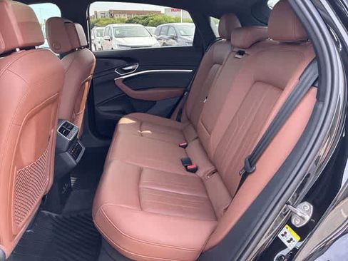 Used 2022 Audi e-tron Premium AWD/4WD image 21