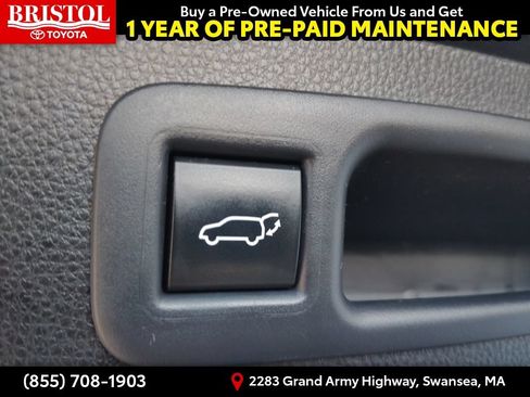 Used 2022 Toyota Highlander XLE AWD/4WD image 37