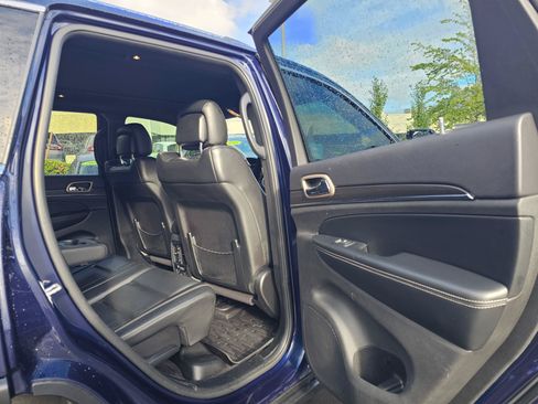 Used 2017 Jeep Grand Cherokee Limited w/ Luxury Group II AWD/4WD image 14