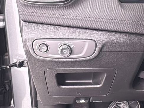 Used 2025 Chevrolet TrailBlazer LT image 31