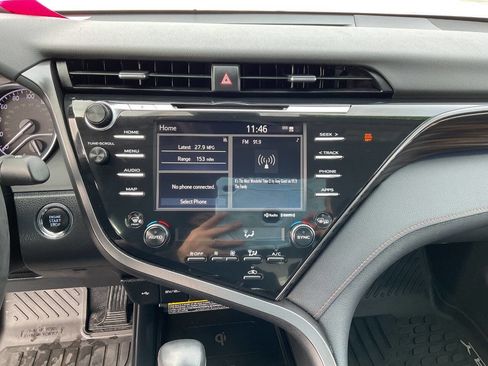 Used 2020 Toyota Camry XLE image 21