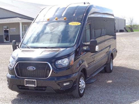Used 2024 Ford Transit 350 XLT RWD image 2