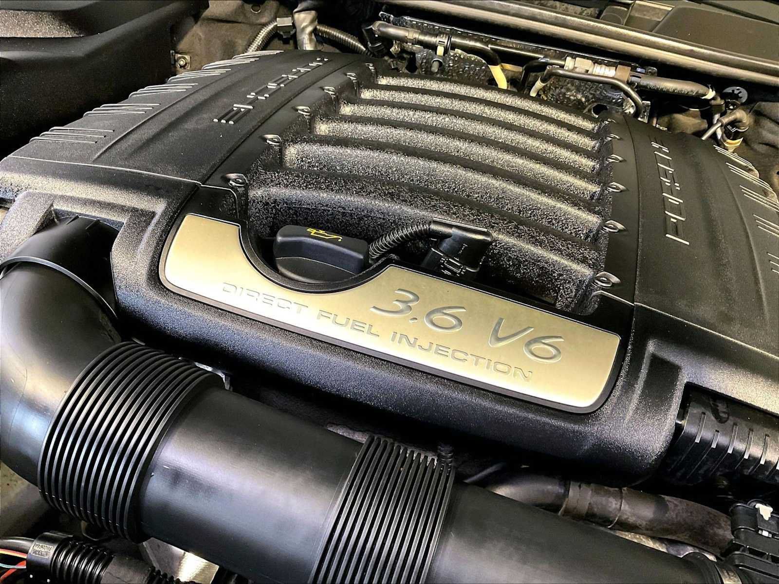 Certified 2016 Porsche Cayenne AWD/4WD image 33