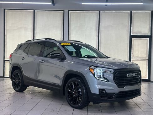 Used 2023 GMC Terrain SLT w/ Infotainment Package II AWD/4WD image 1