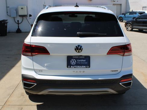 Certified 2023 Volkswagen Taos SE w/ Panoramic Sunroof Package AWD/4WD image 5
