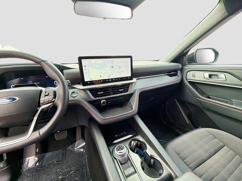 Used 2025 Ford Explorer ST-Line w/ ST-Line Street Pack image 27