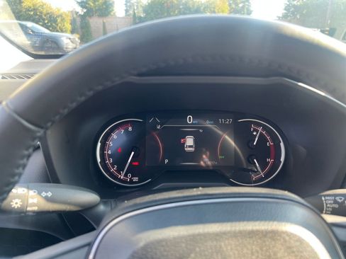 Used 2025 Toyota RAV4 XLE image 40