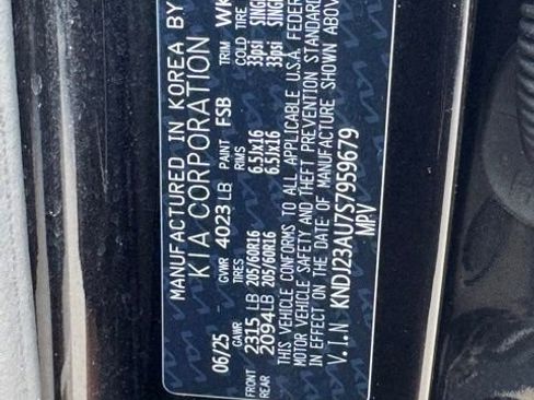 Certified 2025 Kia Soul LX FWD image 15