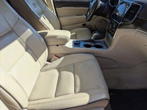 Used 2019 Jeep Grand Cherokee Overland image 22
