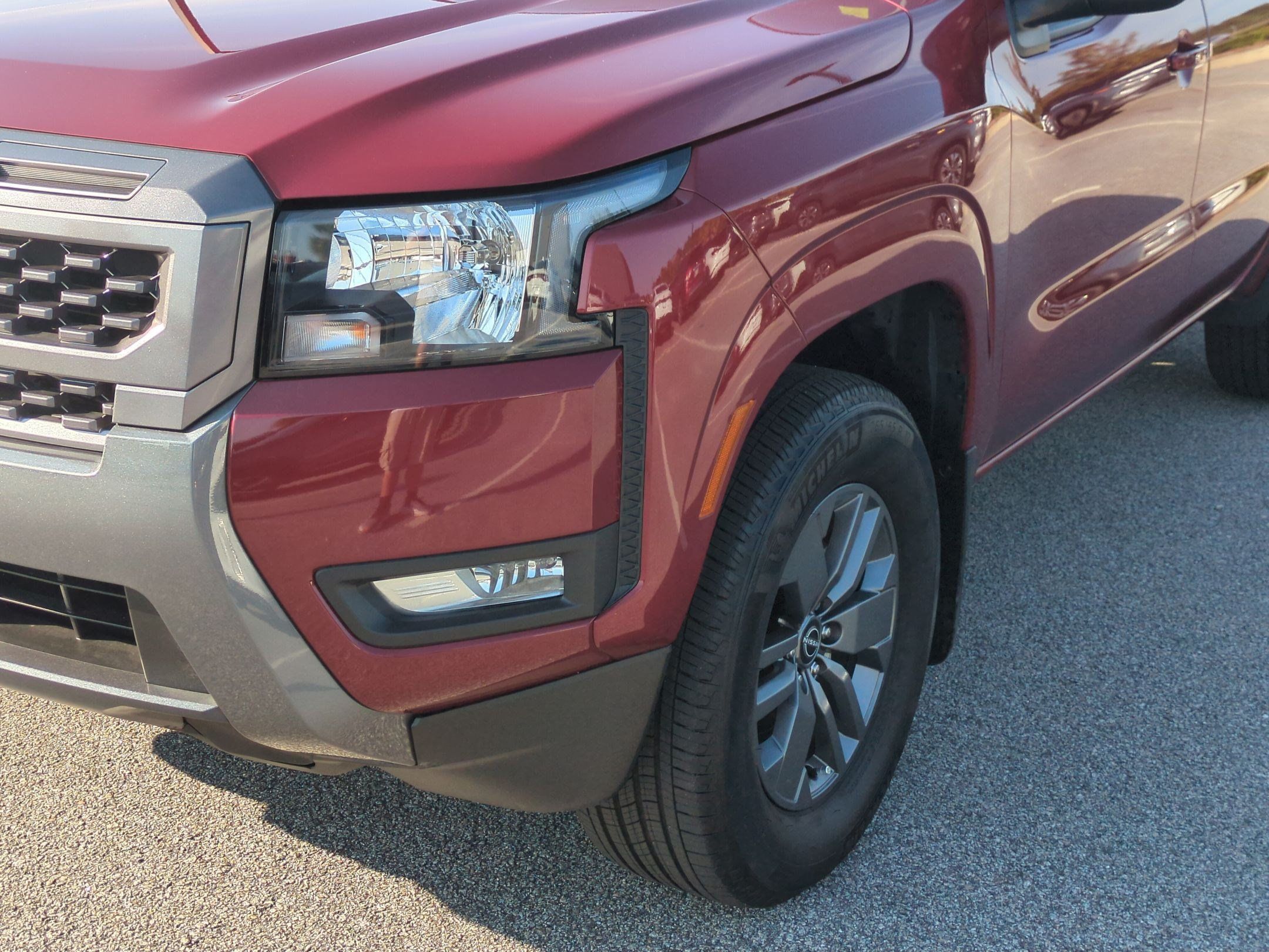 Certified 2025 Nissan Frontier SV w/ SV Convenience Package RWD image 10