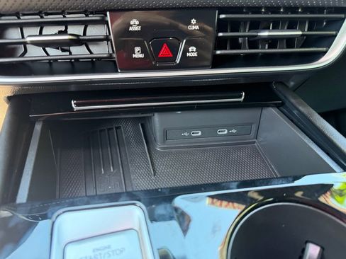 Used 2026 Volkswagen Atlas Cross Sport SE image 25