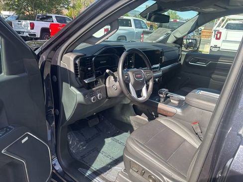 Used 2022 GMC Sierra 1500 SLT w/ SLT Premium Plus Package AWD/4WD image 11