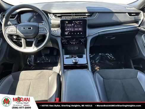 Used 2023 Jeep Grand Cherokee Altitude AWD/4WD image 13