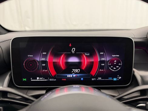 Used 2024 Mercedes-Benz GLC 300 4MATIC image 11