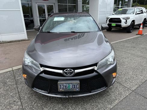 Used 2017 Toyota Camry SE FWD image 9