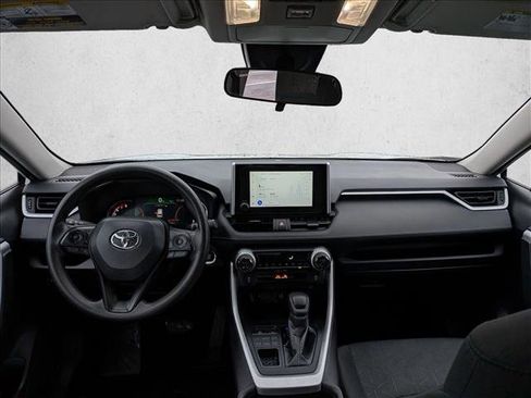 Used 2025 Toyota RAV4 XLE image 18