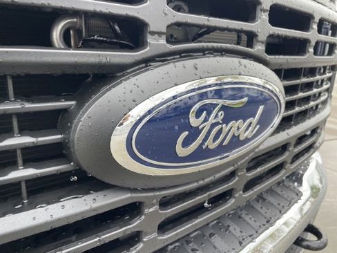 New 2026 Ford F250 XL w/ XL Chrome Package image 24