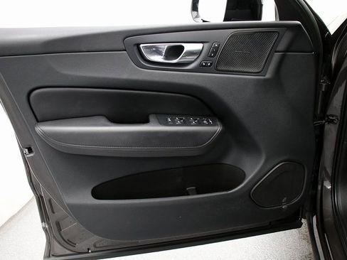 Used 2023 Volvo XC60 B5 Plus w/ Protection Package Premier image 23