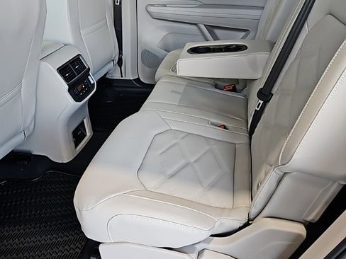 New 2026 Volkswagen Atlas SE image 24