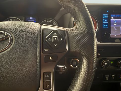 Used 2019 Toyota Tacoma TRD Sport w/ Technology Package AWD/4WD image 20