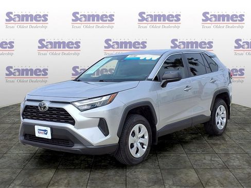 Used 2023 Toyota RAV4 LE FWD image 3