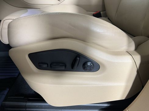 Certified 2022 Porsche Cayenne image 30