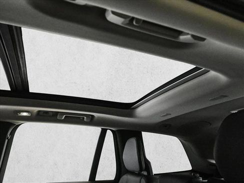 Used 2024 Volvo XC90 T8 Plus w/ Protection Package Premier image 20