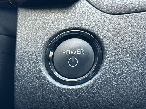 Used 2025 Toyota Camry SE image 21