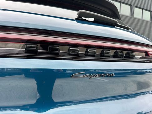 Used 2026 Porsche Cayenne AWD/4WD image 14