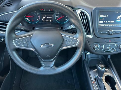 Used 2018 Chevrolet Malibu LT FWD image 15