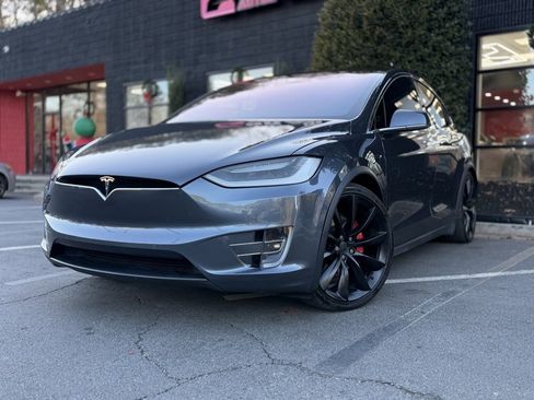 Used 2017 Tesla Model X P100D image 2