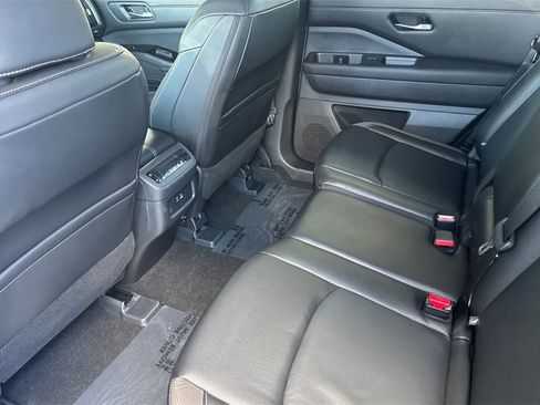 Certified 2024 Nissan Pathfinder SL image 13