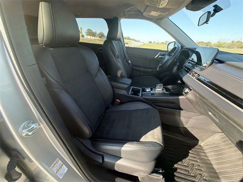 Used 2024 Mitsubishi Outlander SE image 27
