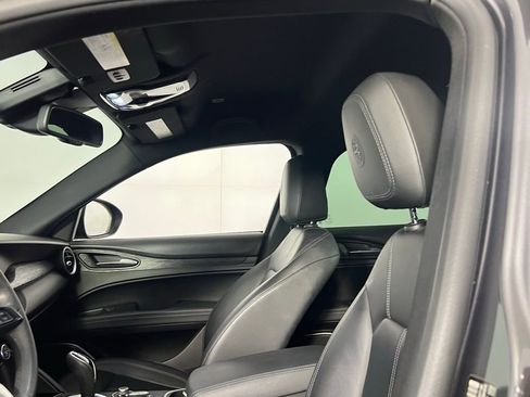 Used 2022 Alfa Romeo Stelvio Sprint image 23