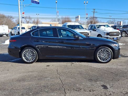 Used 2017 Alfa Romeo Giulia Ti w/ TI Lusso Light Wood Package image 8