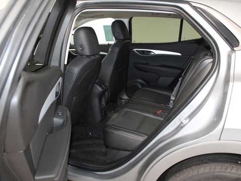 Used 2024 Buick Envision Avenir image 27