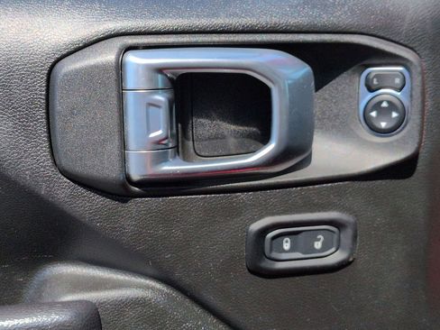 Used 2022 Jeep Wrangler Unlimited Sport AWD/4WD image 13